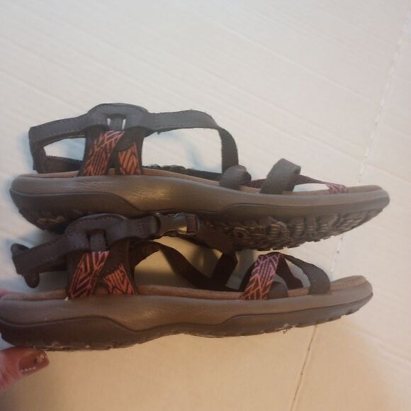 Skechers memory foam strappy leather sandals with Velcro and buckle - Picture 7 of 12